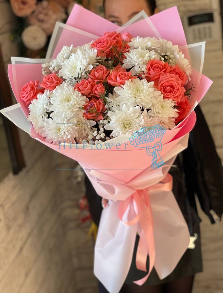 Букет цветов Розовое восхищение Букет цветов из: Хризантемы и Розы